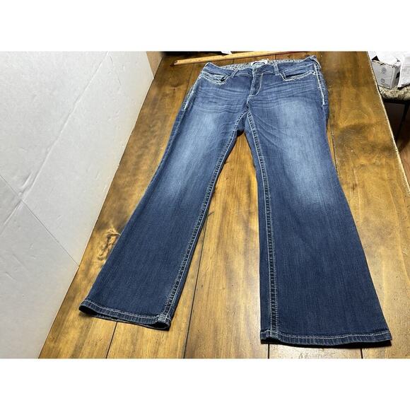 Ariat REAL Denim Mid Rise Boot Cut Womens Jeans Size 34R - Picture 1 of 12